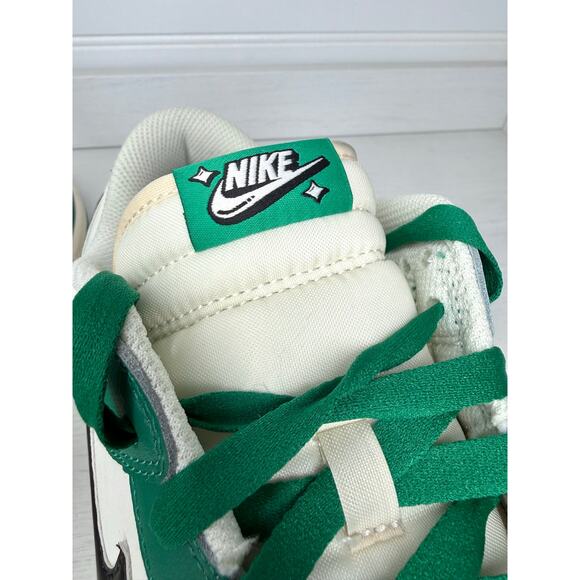 Nike Dunk Low Gorge Green DR9654-100 Men’s Size 11 White Green Extra Laces